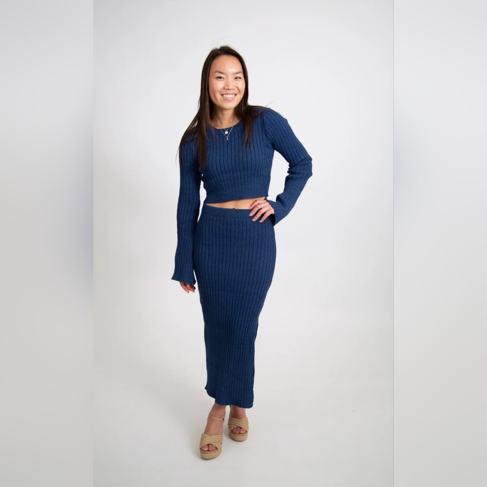 Chic Navy Ribbed Knit Skirt Set